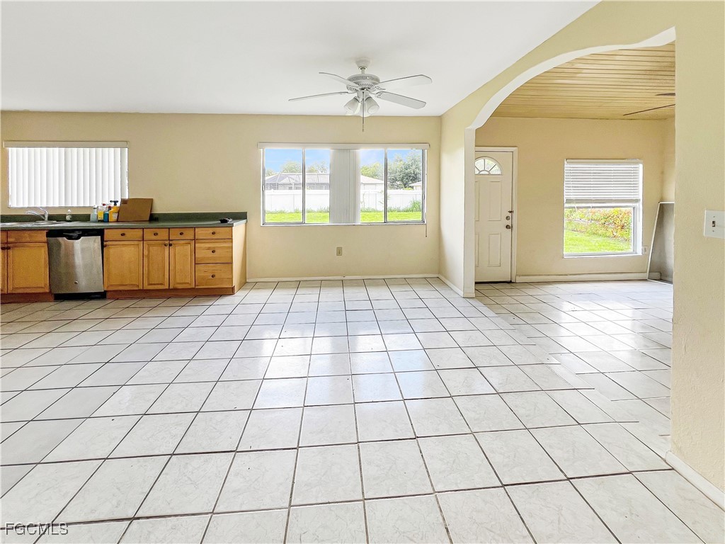 2466 Lakeshore Circle