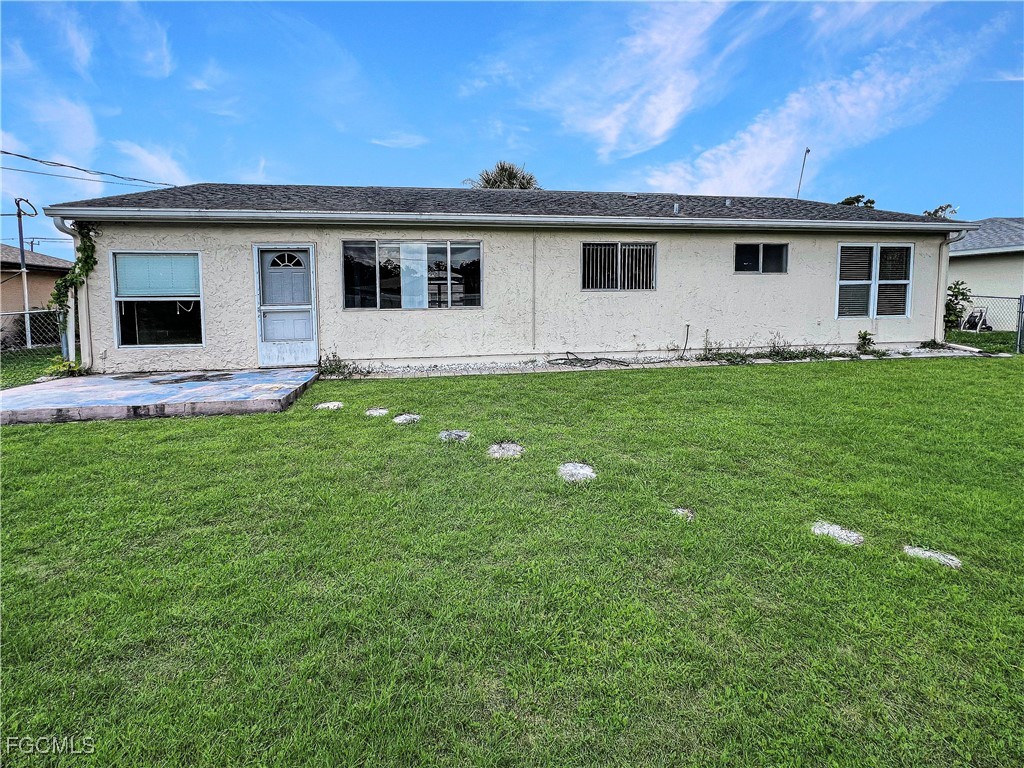 2466 Lakeshore Circle