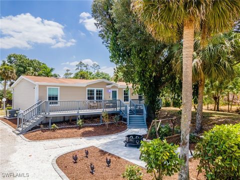 1935 Phillips Road Fort Denaud FL 33935