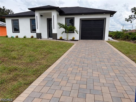 Photo of 2905 Curtis Avenue S, Lehigh Acres, FL 33976 (MLS # 2026041241)