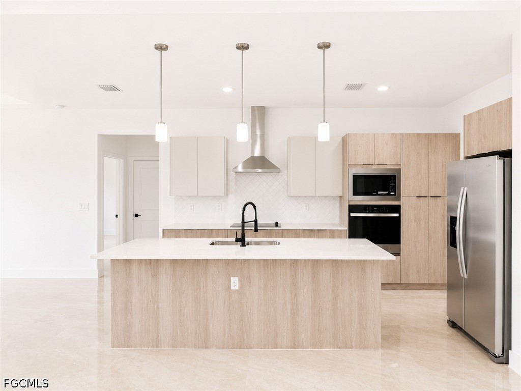 8022 SUNRISE Circle