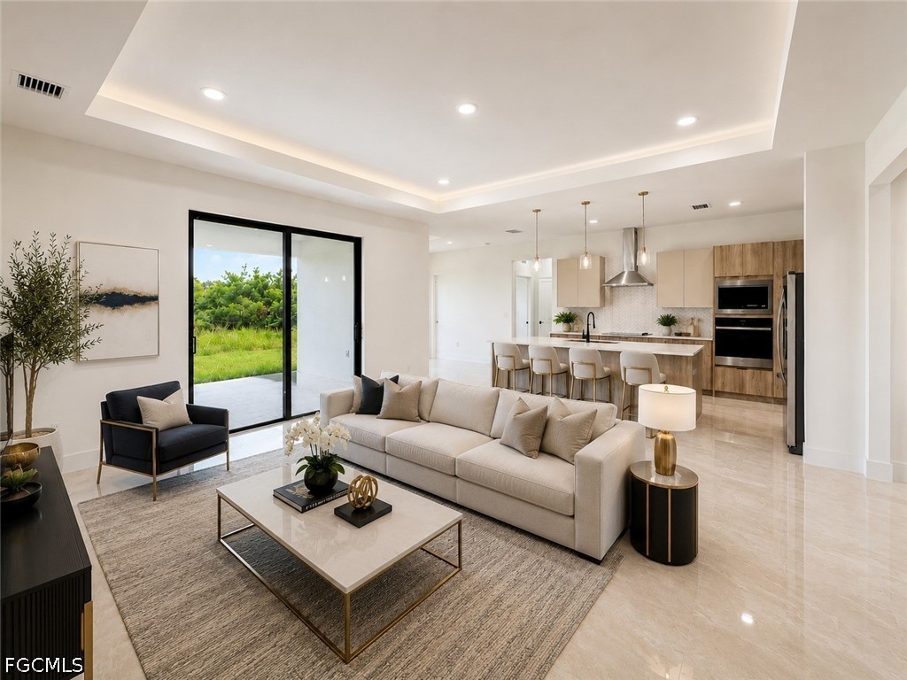 8022 SUNRISE Circle