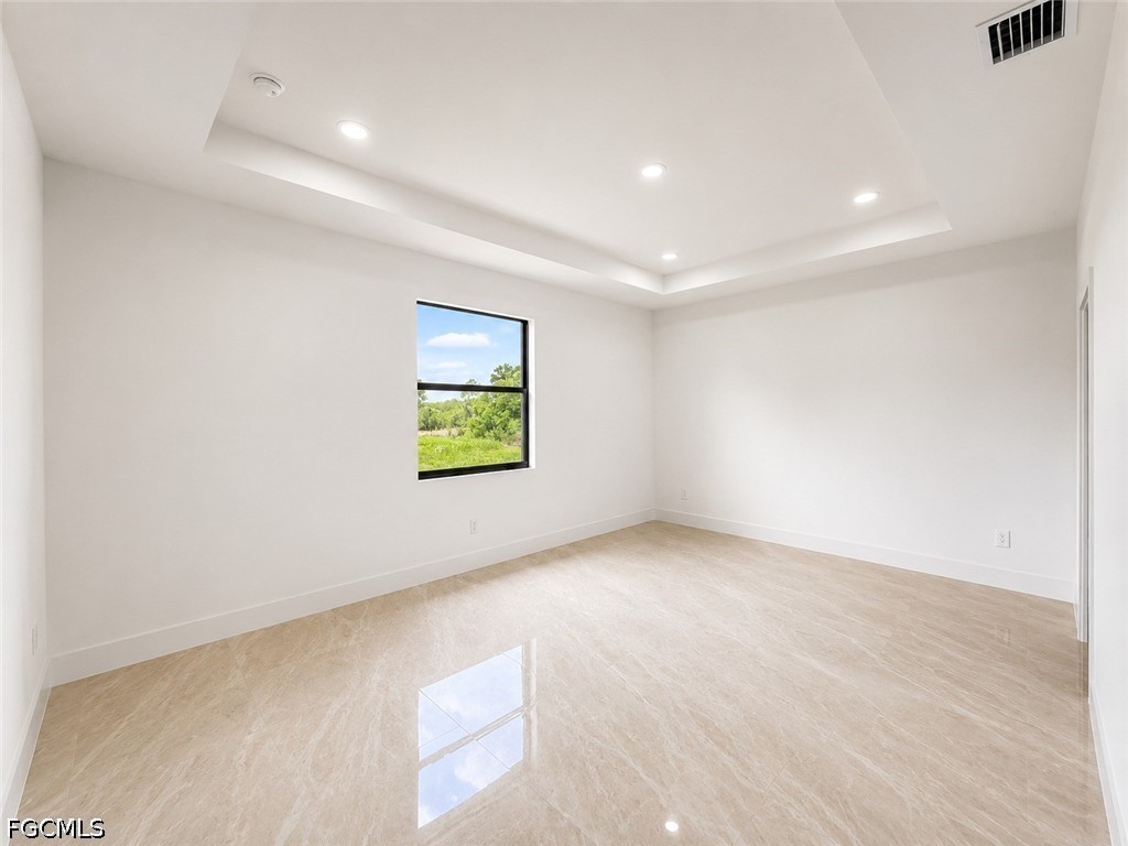 8022 SUNRISE Circle