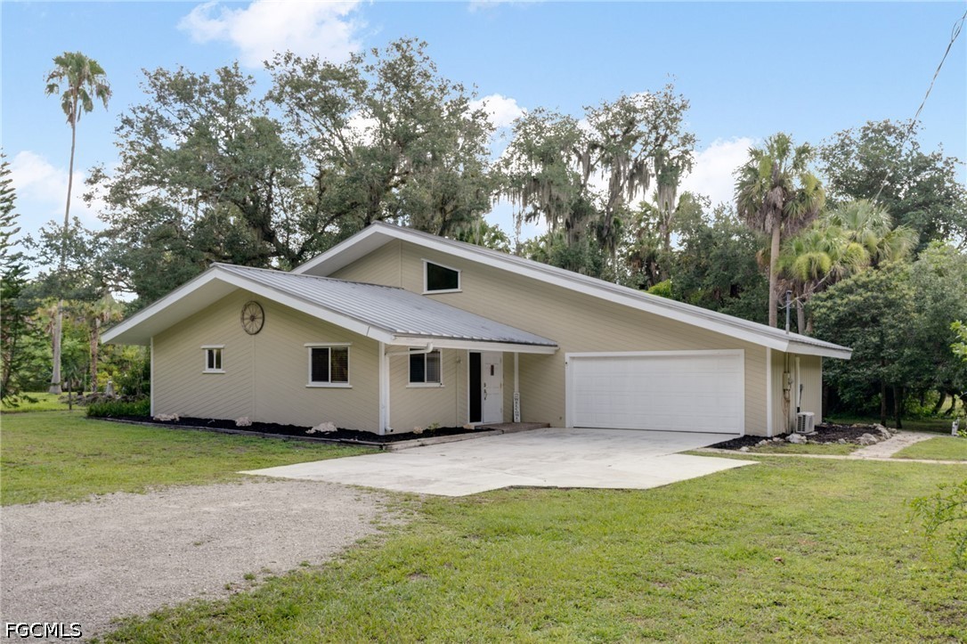 4613 Orange River Loop Road