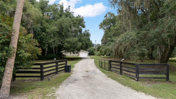 4613 ORANGE RIVER LOOP RD, FORT MYERS, FL 33905 - Image c056db8c02108f01fbec9e6cb8774d21/4177429491