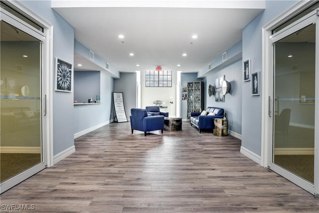 725 Cape Coral Parkway W