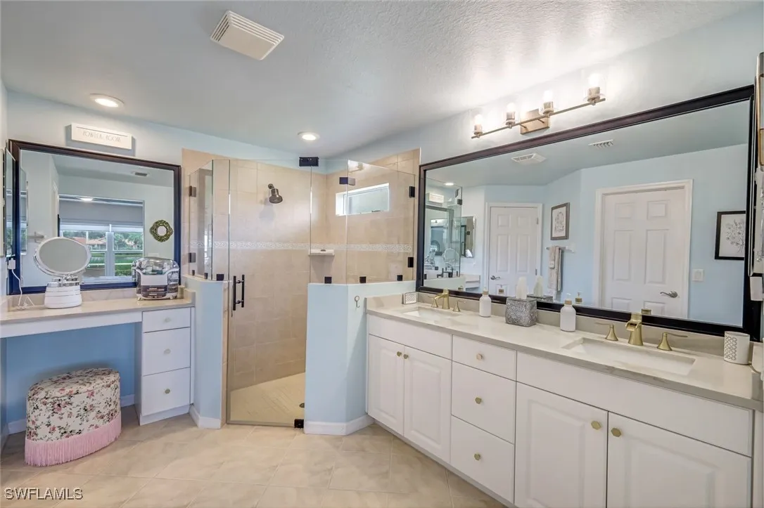 Estero, Florida 33967, United States, 2 Bedrooms Bedrooms, ,2 BathroomsBathrooms,Residential,Pending,213133