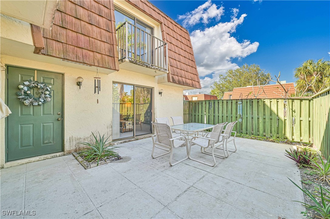 5243 Cedarbend Drive 2