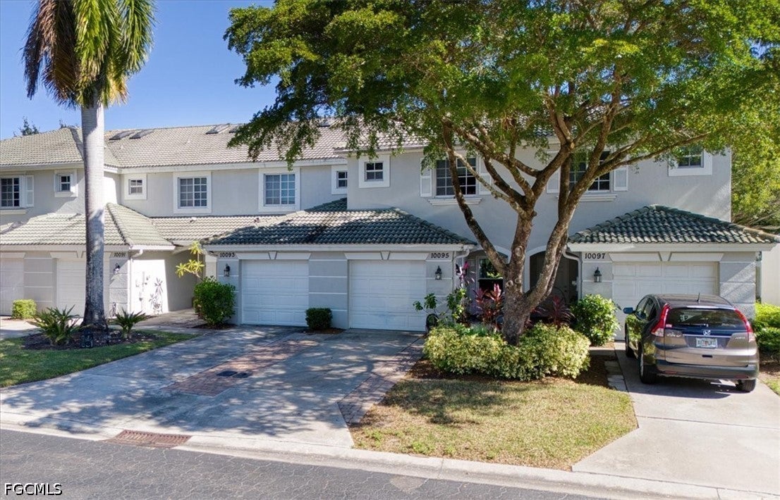 10095 Pacific Pines Avenue