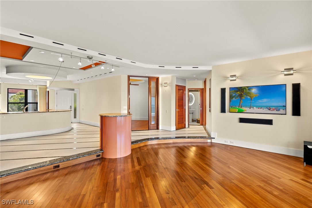 625 La Peninsula Boulevard 625