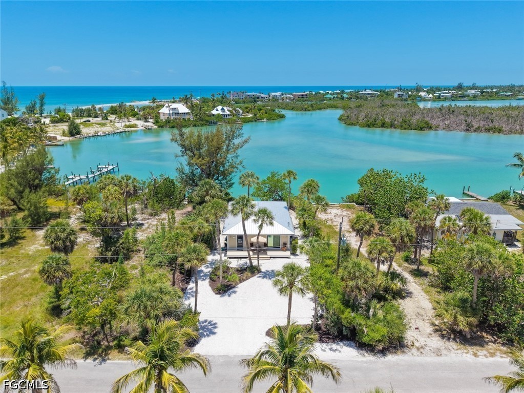 2539 Coconut Drive