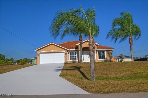 4176 NE 8th Place Cape Coral FL 33909