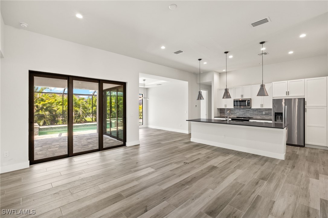 2110 SW 52nd Terrace