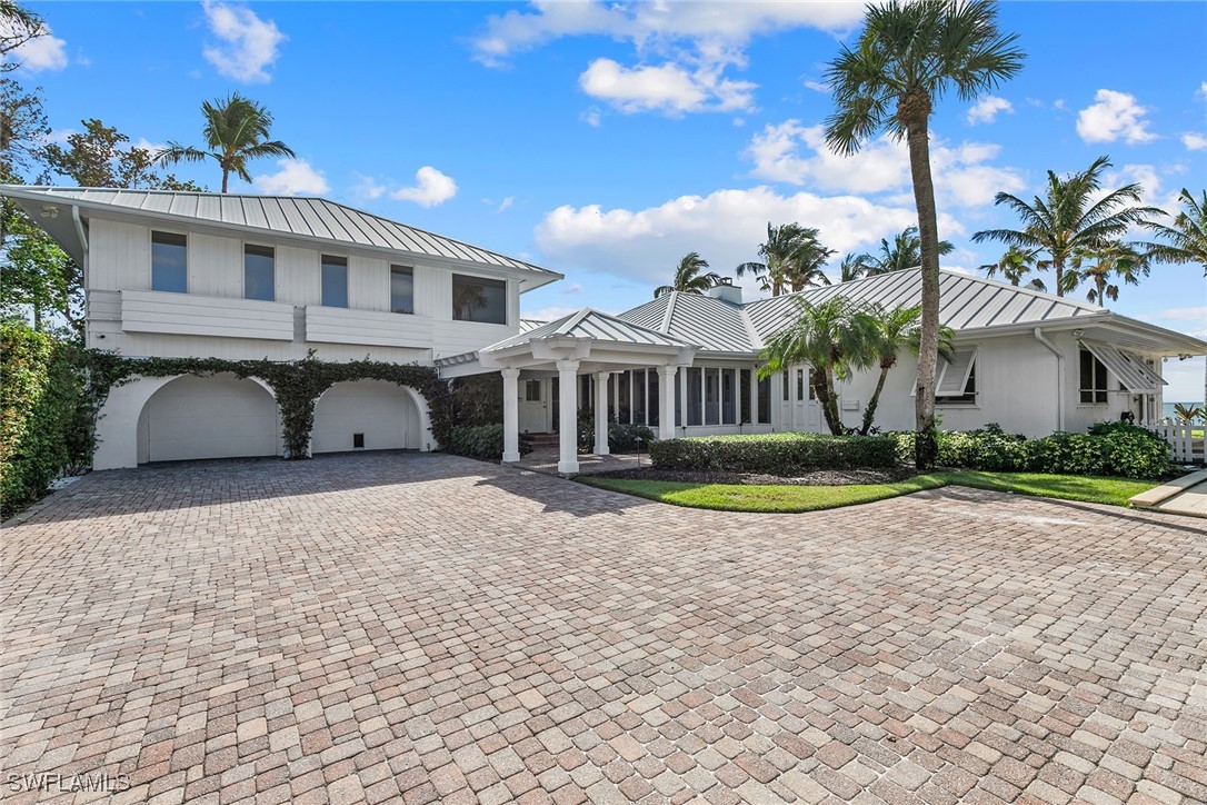 30 7th Avenue S