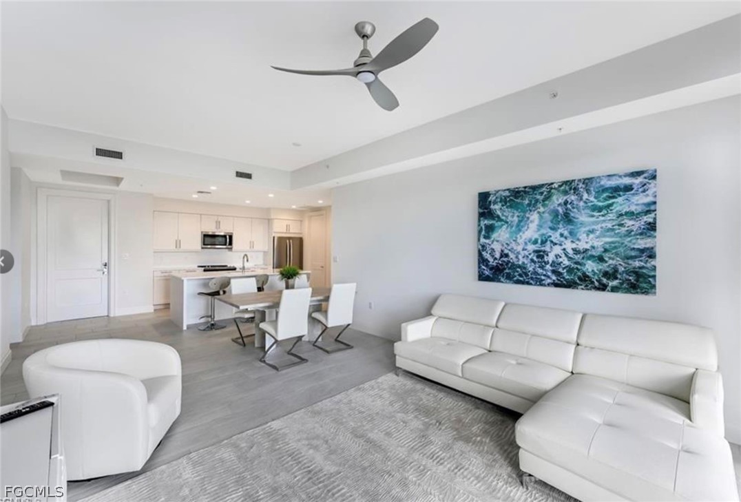 1111 Central Avenue 417