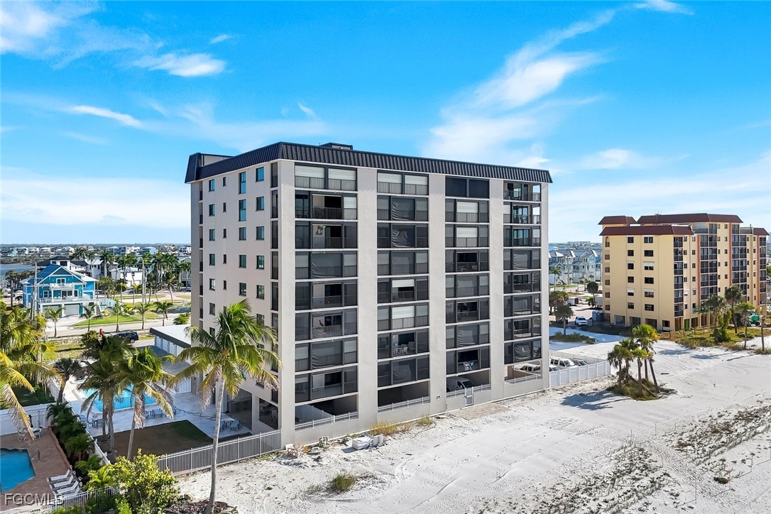 538 Estero Boulevard 302