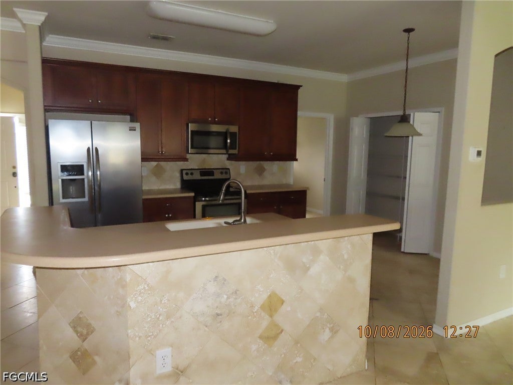 2702 Nature Pointe Loop