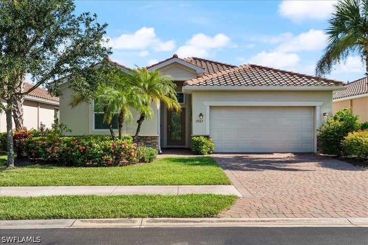 Photo 1 of 31 — 1987 Fairmont Lane, Naples, FL 34120