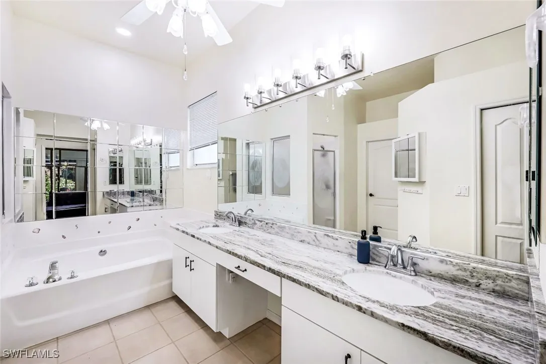 Bonita Springs, Florida 34135, United States, 4 Bedrooms Bedrooms, ,2 BathroomsBathrooms,Residential,Pending,39429