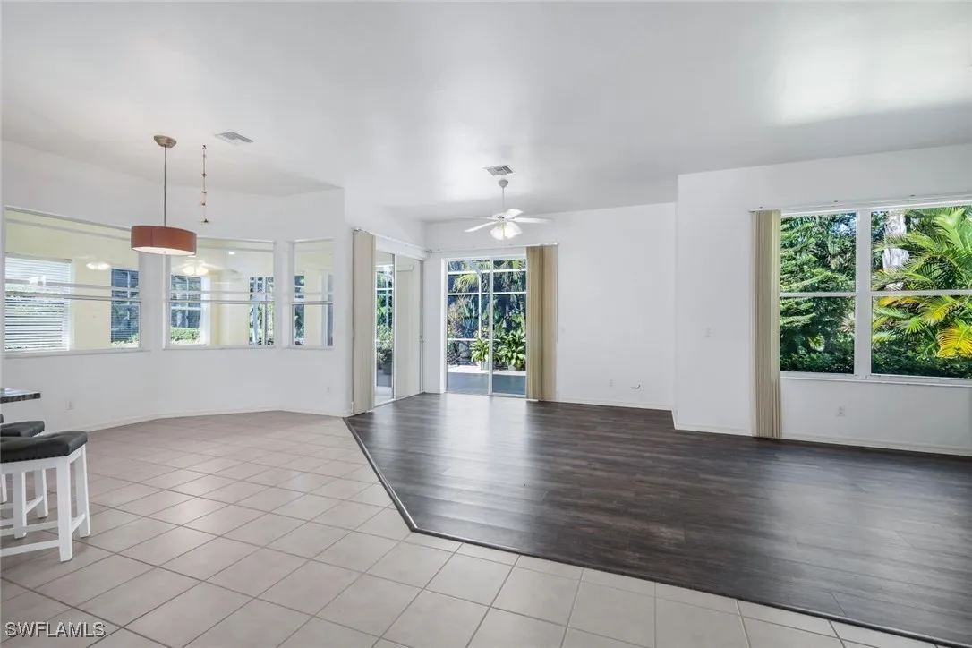 Bonita Springs, Florida 34135, United States, 4 Bedrooms Bedrooms, ,2 BathroomsBathrooms,Residential,Pending,39429