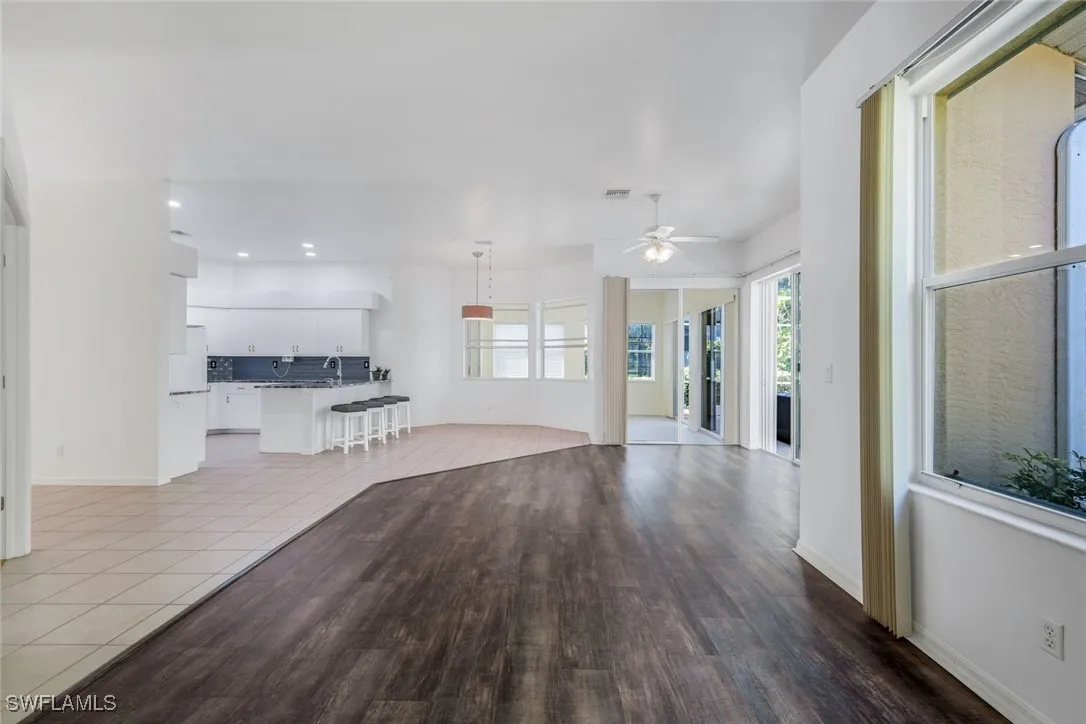 Bonita Springs, Florida 34135, United States, 4 Bedrooms Bedrooms, ,2 BathroomsBathrooms,Residential,Pending,39429