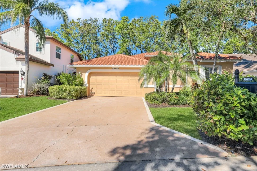 Bonita Springs, Florida 34135, United States, 4 Bedrooms Bedrooms, ,2 BathroomsBathrooms,Residential,Pending,39429