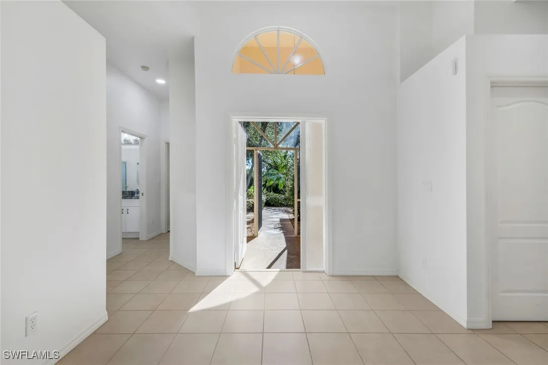 Bonita Springs, Florida 34135, United States, 4 Bedrooms Bedrooms, ,2 BathroomsBathrooms,Residential,Pending,39429