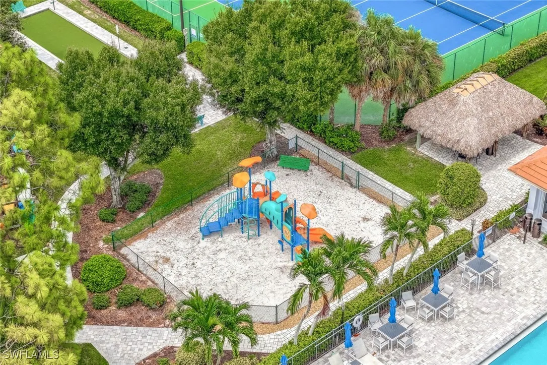 Bonita Springs, Florida 34135, United States, 4 Bedrooms Bedrooms, ,2 BathroomsBathrooms,Residential,Pending,39429