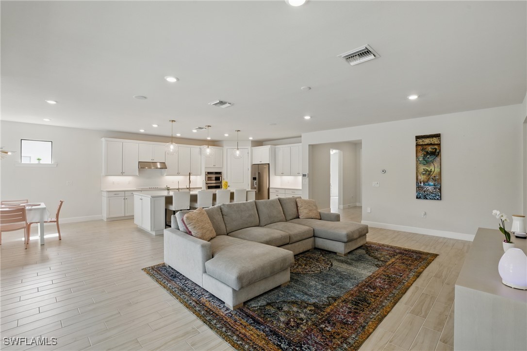 12905 Hadley Court