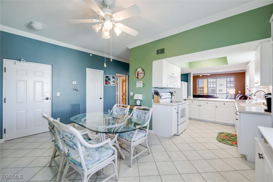 4361 Bay Beach Lane 424
