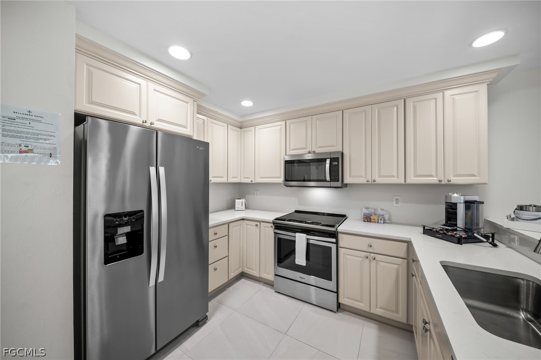 221 9th Street S 313