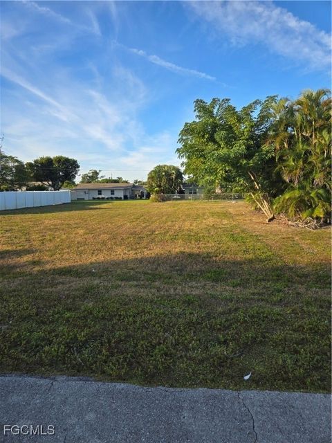 5226 Elm Court Cape Coral FL 33904