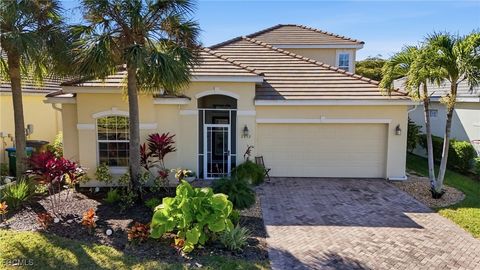 2452 Blackburn Circle Cape Coral FL 33991