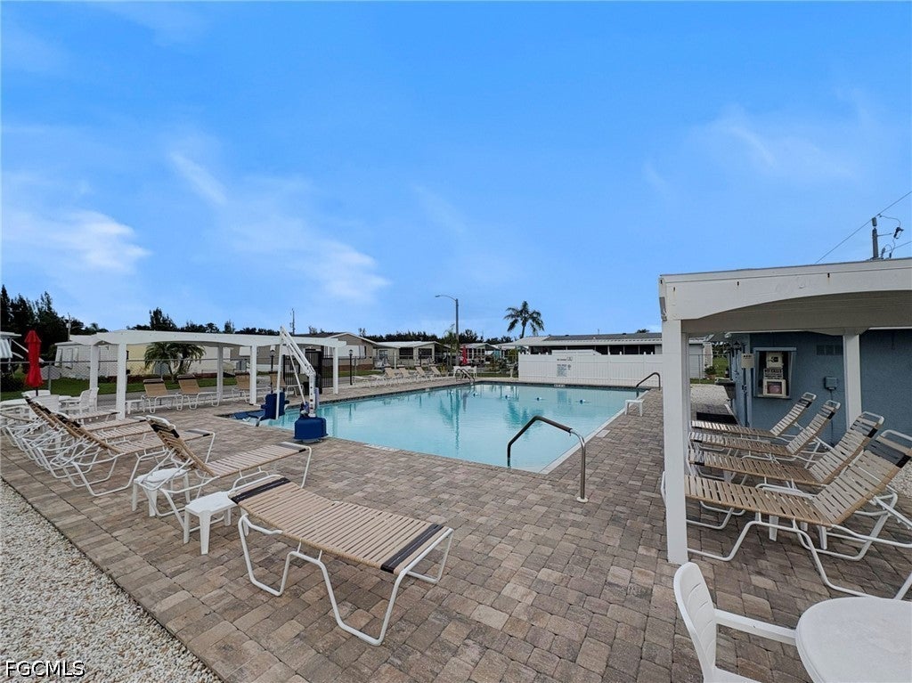 3347 Rainbow Lane