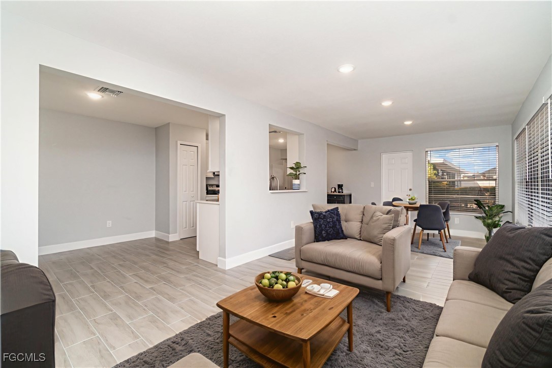 1247 Price Circle NW