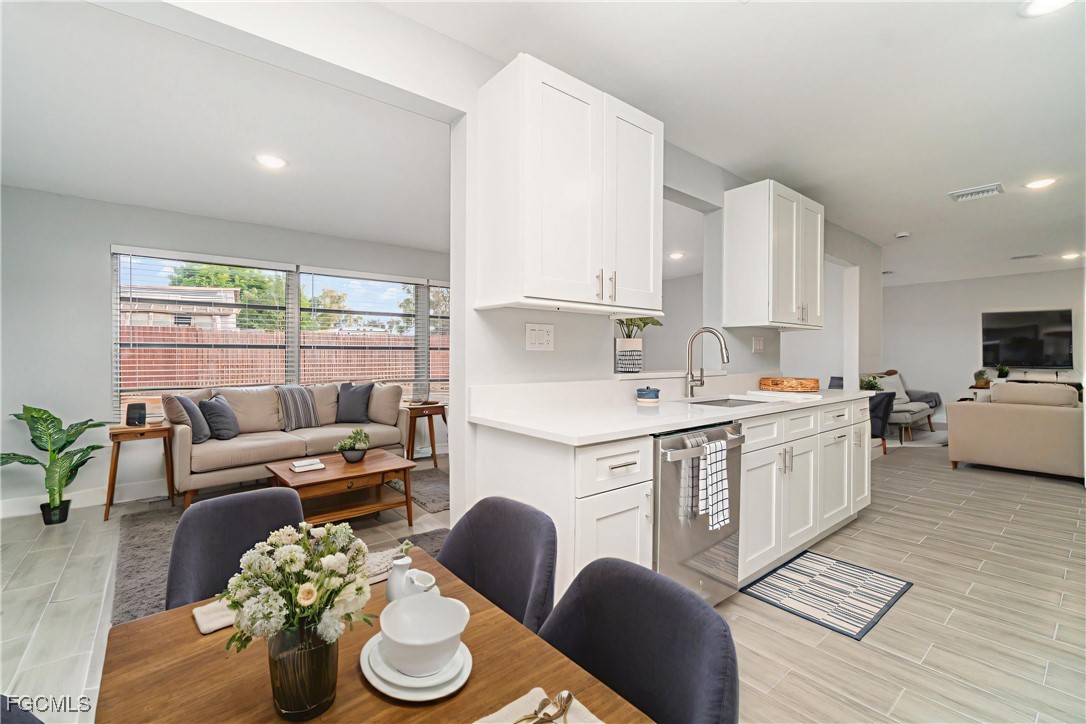 1247 Price Circle NW