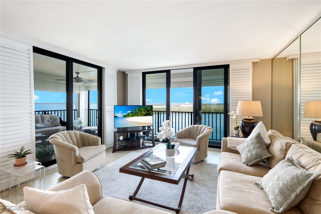 4253 Bay Beach Lane A7