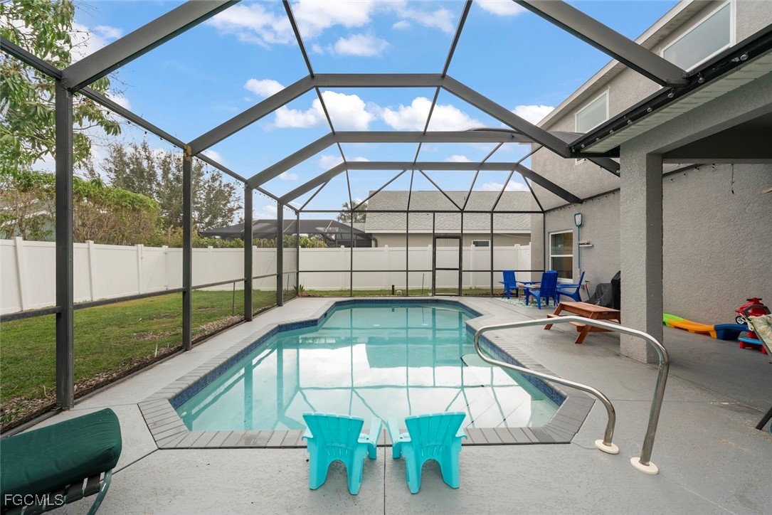 9837 Gladiolus Bulb Loop