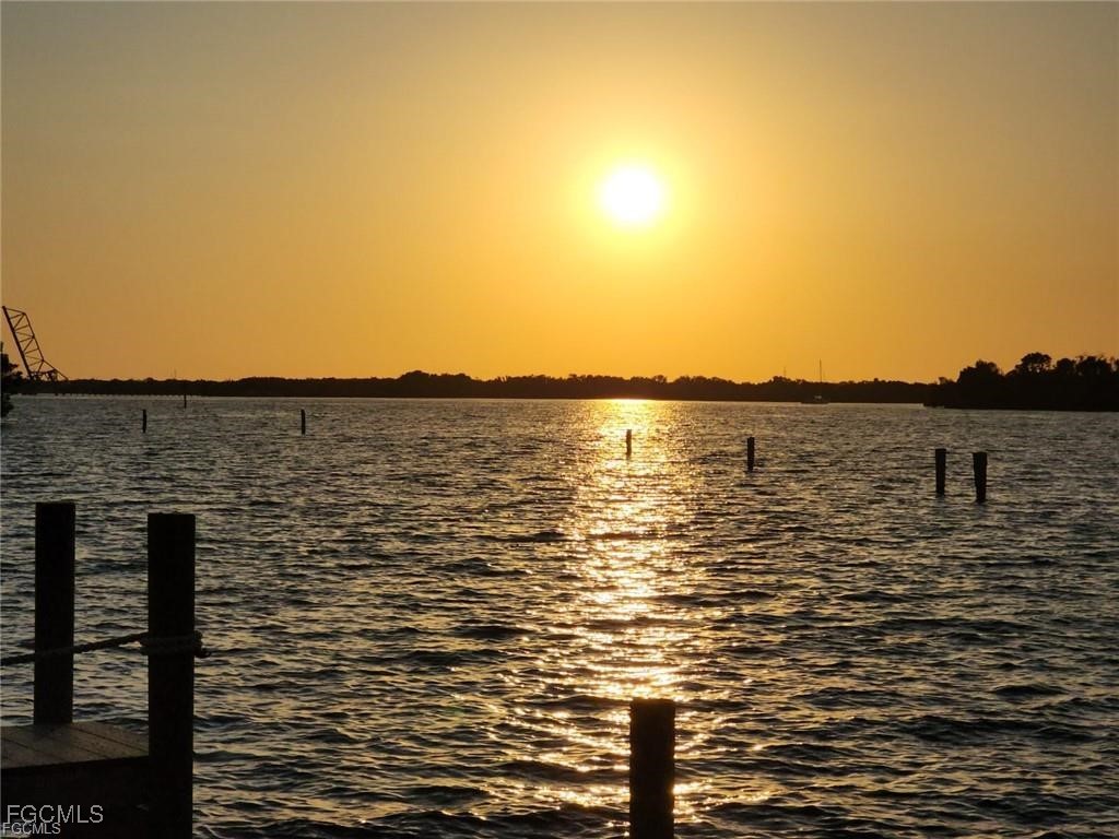 5211 Lake Caloosa Drive