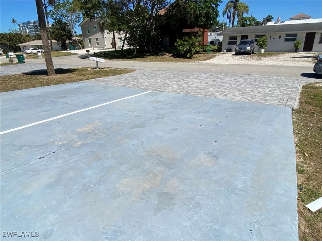 Naples, Florida, 34112, United States, 8 Bedrooms Bedrooms, ,4 BathroomsBathrooms,Residential,Active,1995528