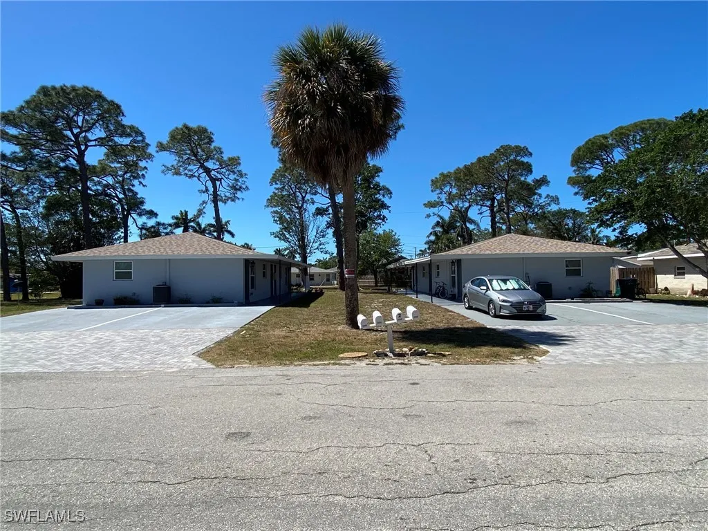 Naples, Florida, 34112, United States, 8 Bedrooms Bedrooms, ,4 BathroomsBathrooms,Residential,Active,1995528 Naples, Florida, 34112, United States, 8 Bedrooms Bedrooms, ,4 BathroomsBathrooms,Residential,Active,1995528