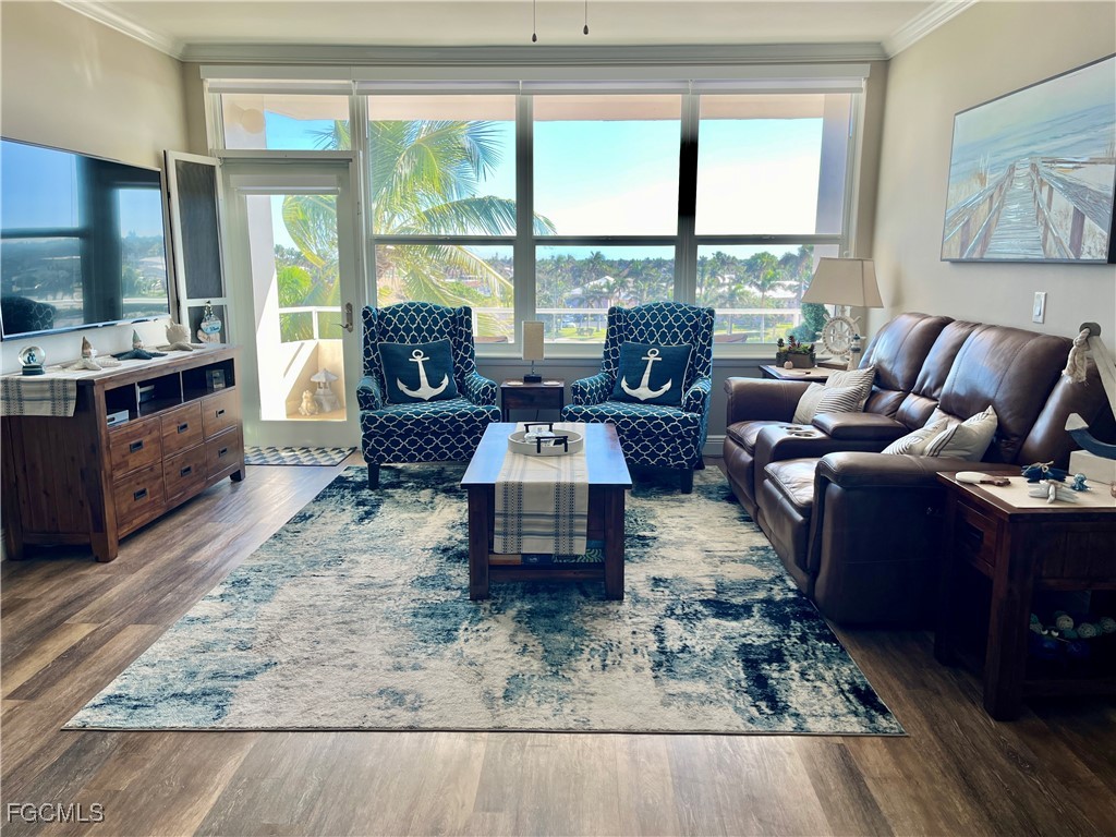 220 Seaview Court 504