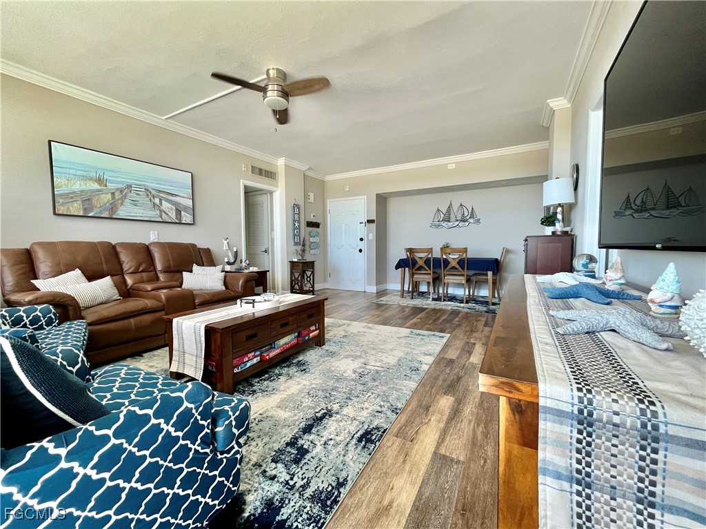 220 Seaview Court 504