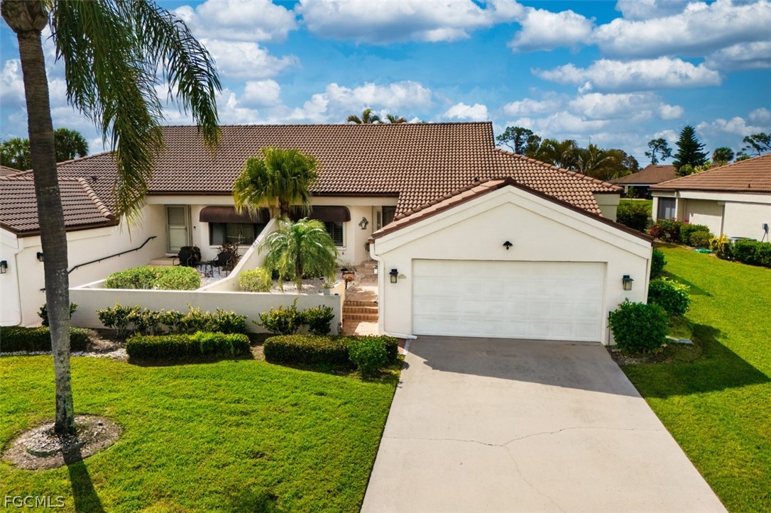 16938 Villas Square