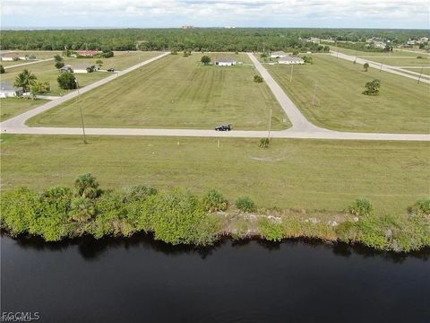 4102 NW 39th Lane Cape Coral FL 33993