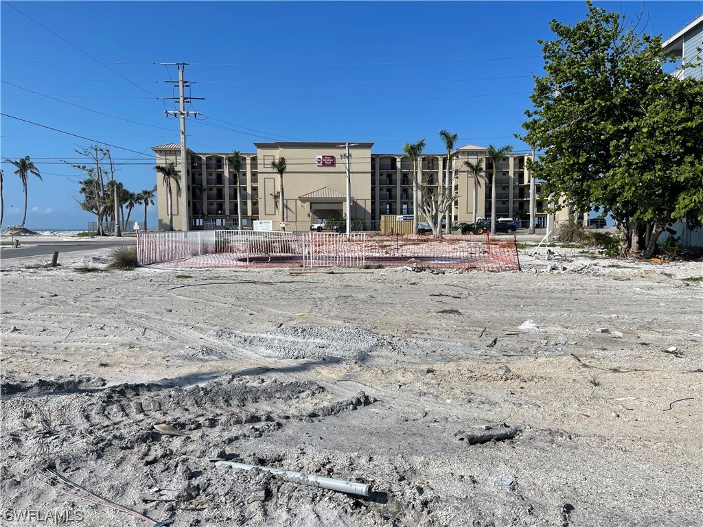 681-683 Estero Boulevard