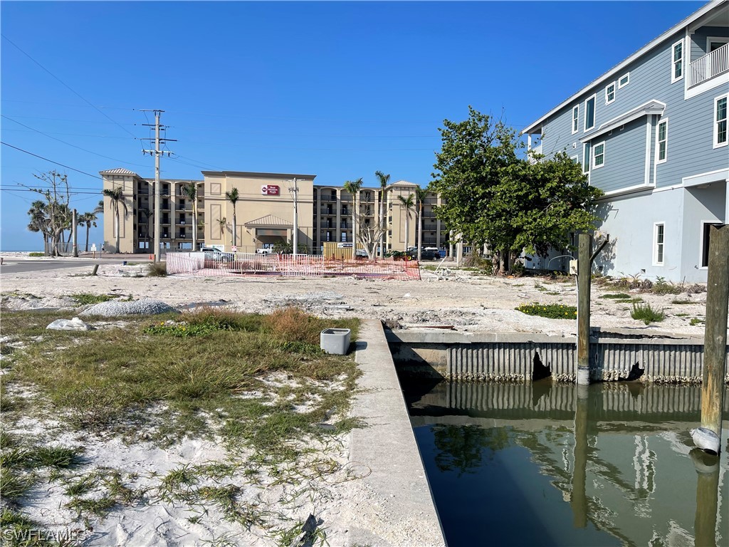 681-683 Estero Boulevard
