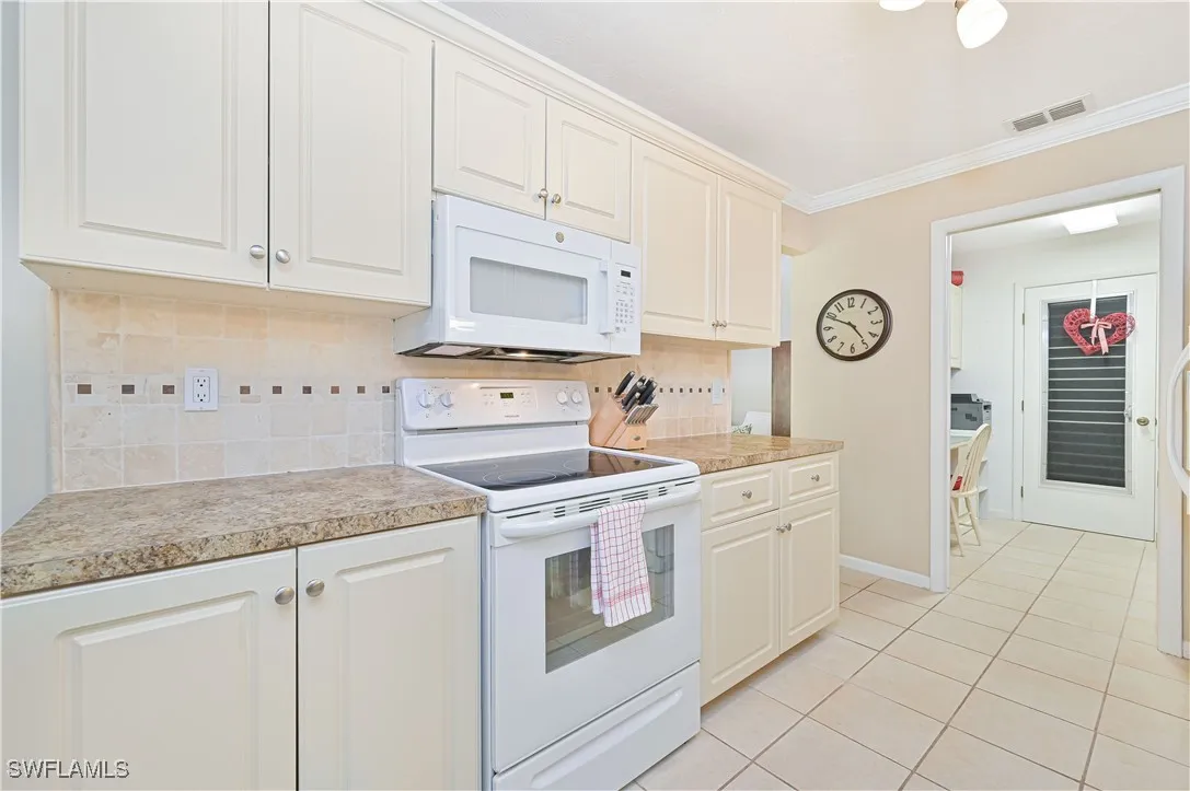 Fort Myers, Florida 33907, United States, 2 Bedrooms Bedrooms, ,2 BathroomsBathrooms,Residential,Active,159762