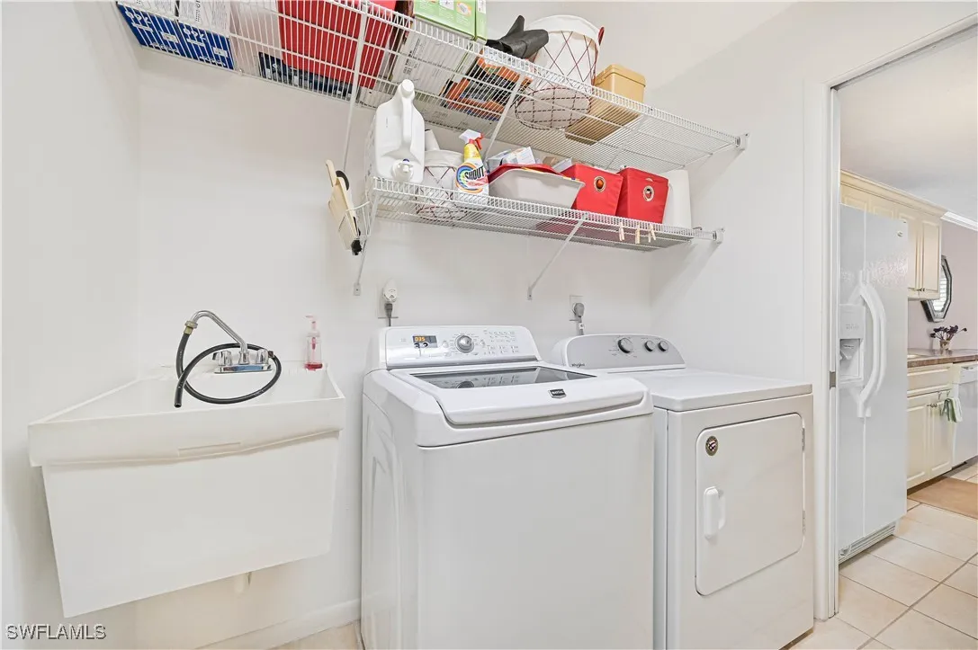 Fort Myers, Florida 33907, United States, 2 Bedrooms Bedrooms, ,2 BathroomsBathrooms,Residential,Active,159762