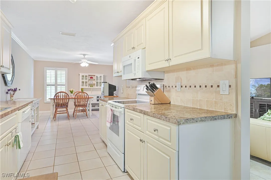 Fort Myers, Florida 33907, United States, 2 Bedrooms Bedrooms, ,2 BathroomsBathrooms,Residential,Active,159762